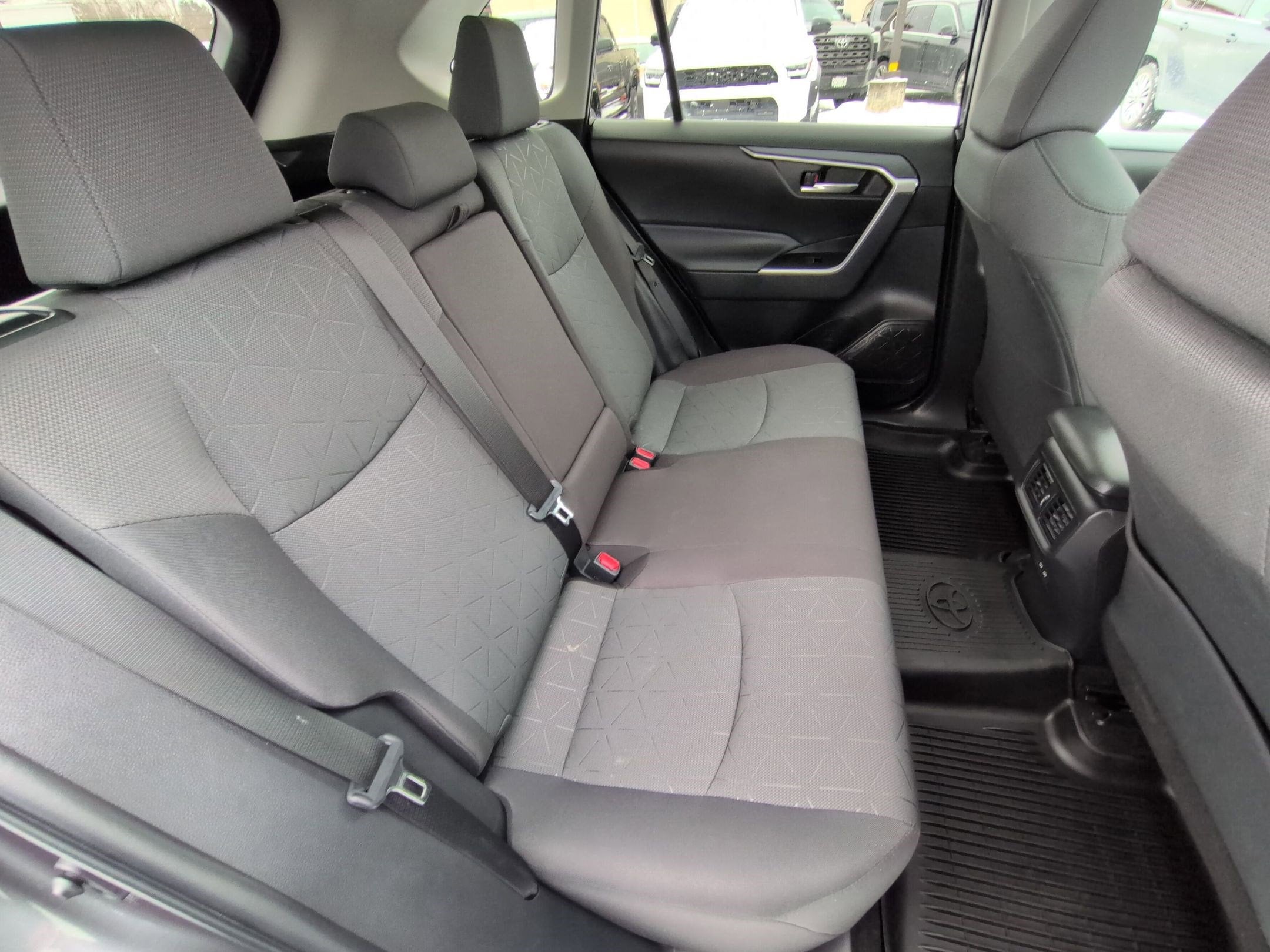 2023 Toyota RAV4 XLE w/ Convenience & Cold Weather Pkg