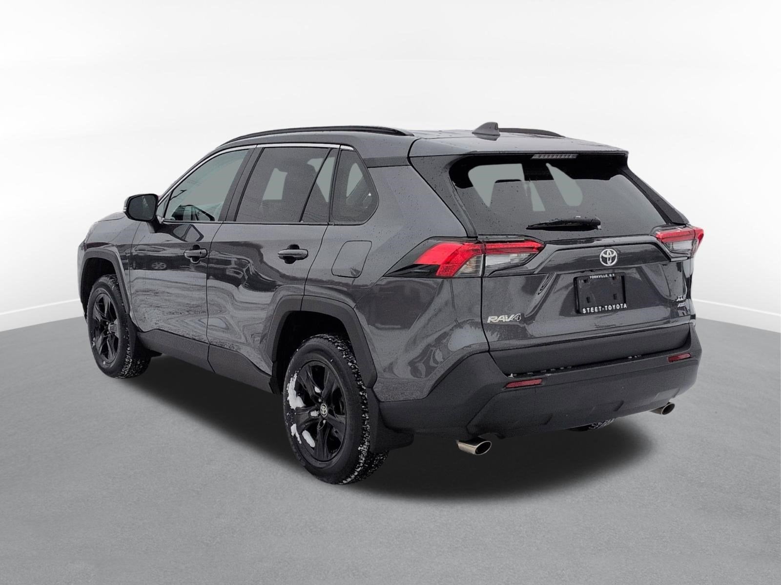 2023 Toyota RAV4 XLE w/ Convenience & Cold Weather Pkg