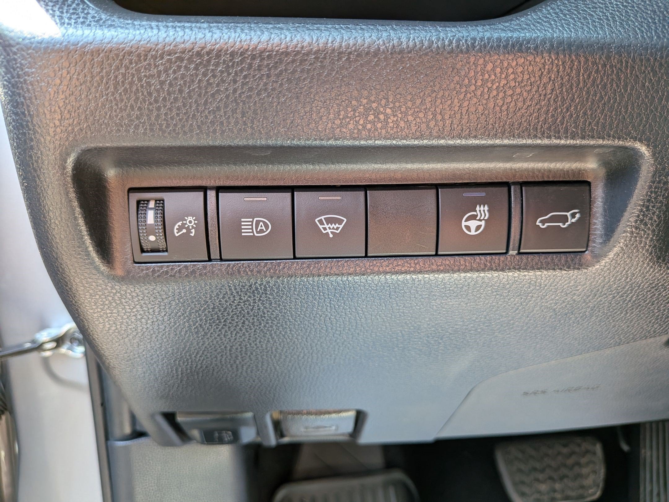 2019 Toyota RAV4 XLE w/ Convenience & Cold Weather Pkg