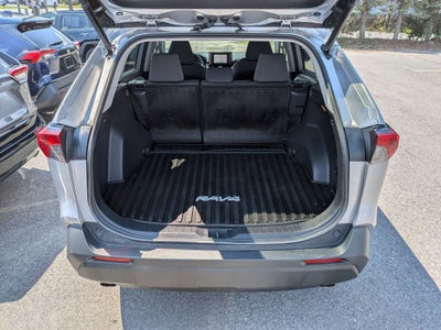 2019 Toyota RAV4 XLE w/ Convenience & Cold Weather Pkg