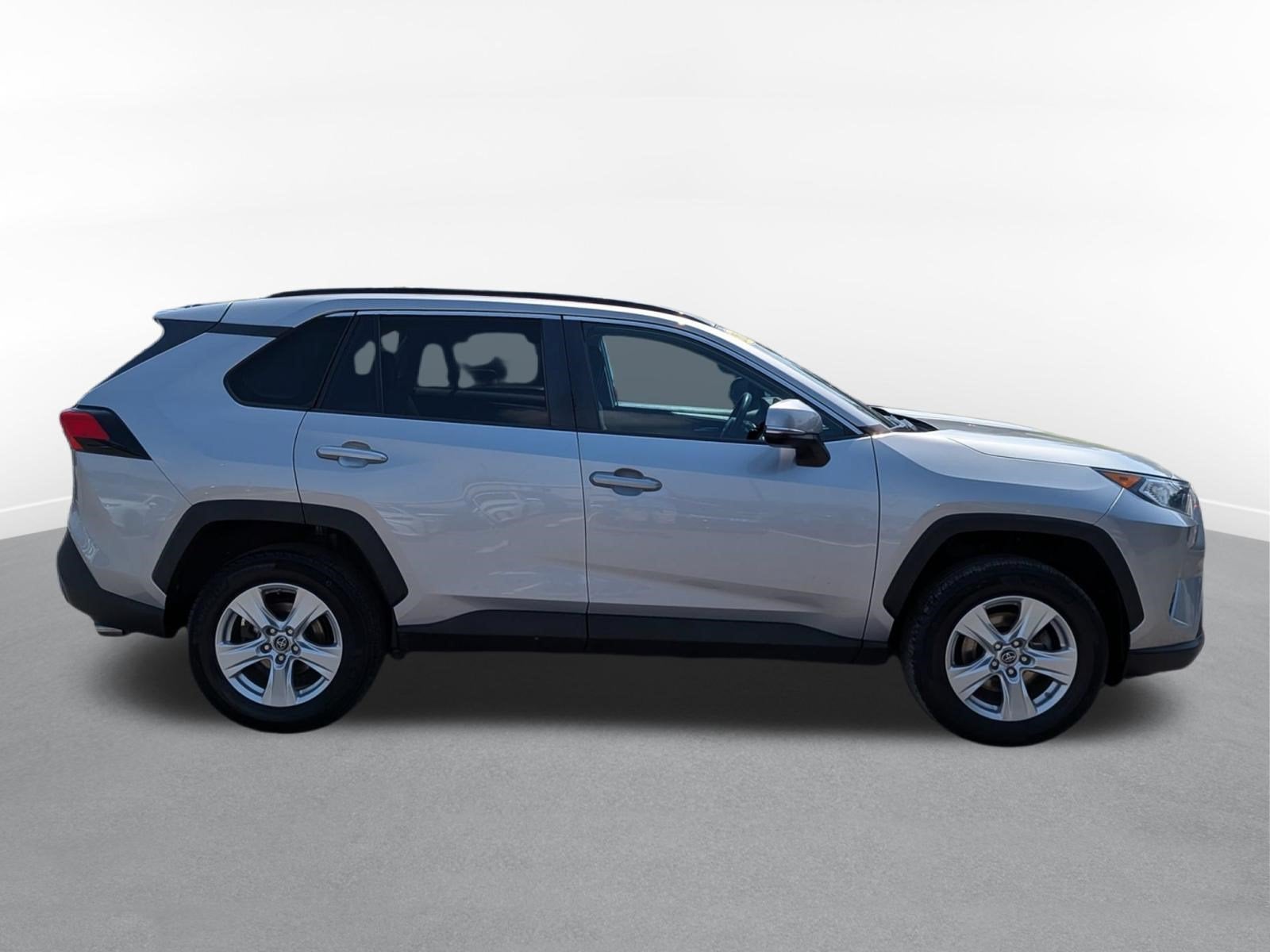 2019 Toyota RAV4 XLE w/ Convenience & Cold Weather Pkg