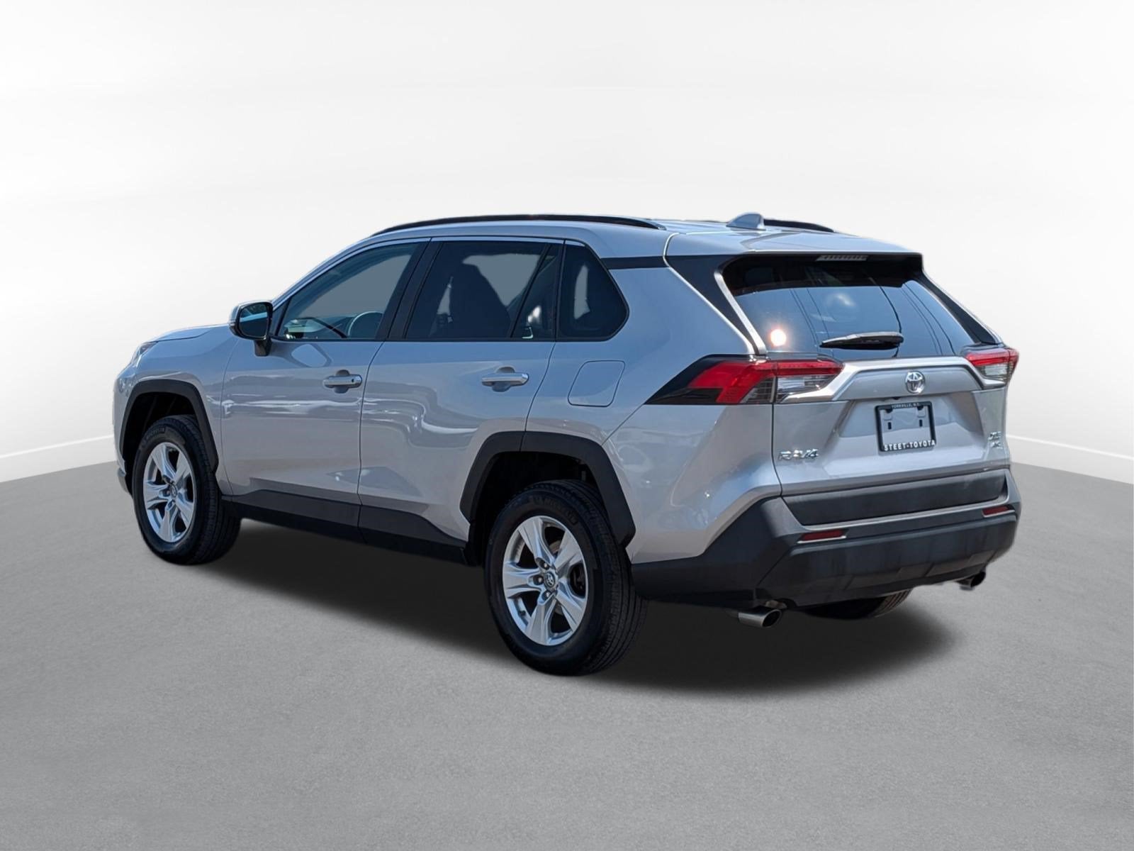 2019 Toyota RAV4 XLE w/ Convenience & Cold Weather Pkg