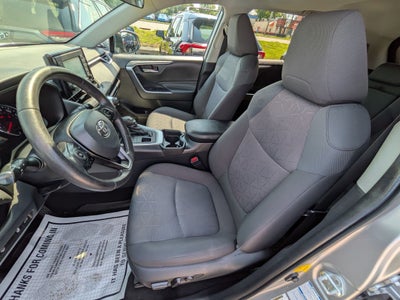 2019 Toyota RAV4 XLE w/ Convenience & Cold Weather Pkg