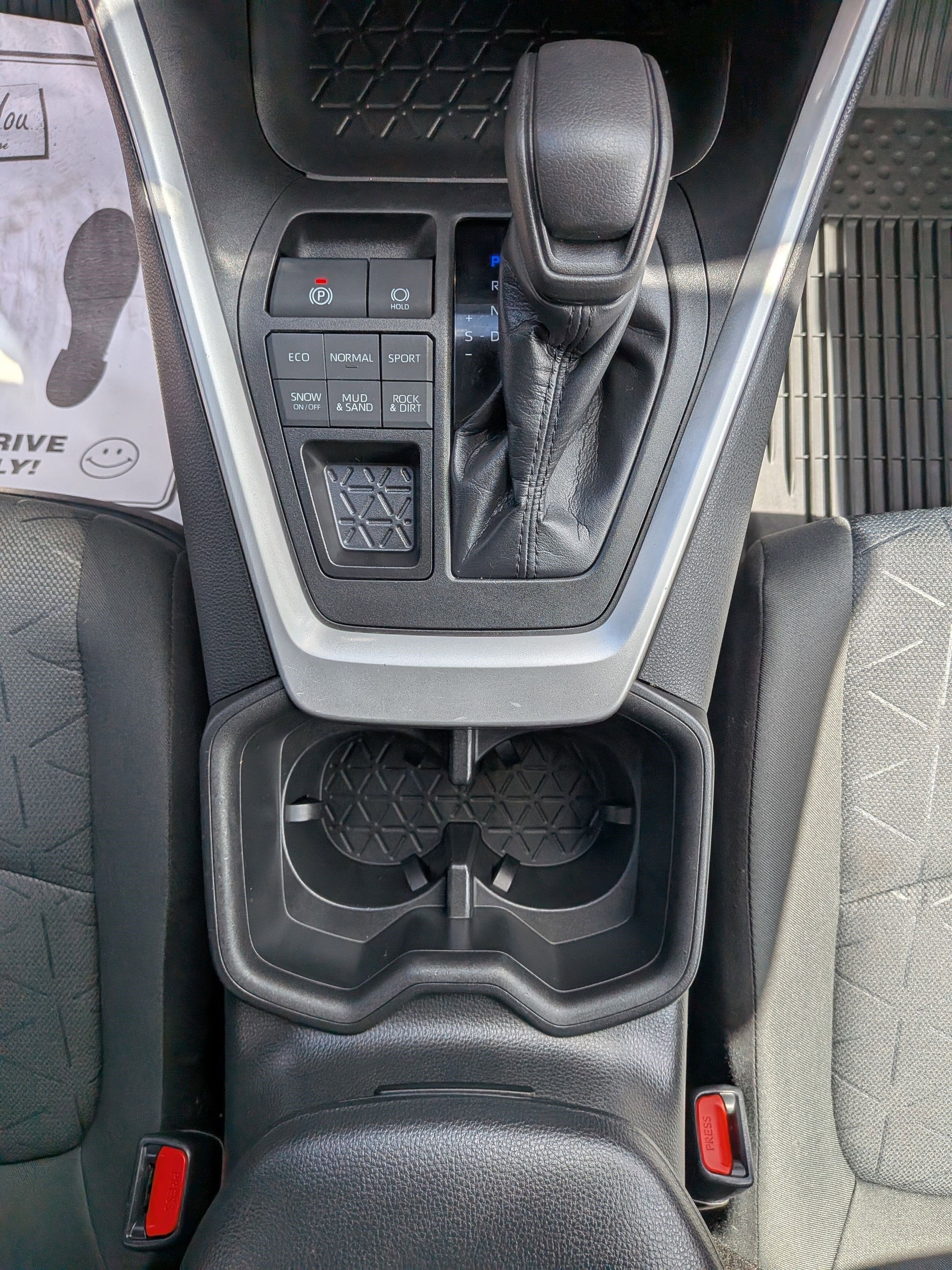 2022 Toyota RAV4 XLE w/ Convenience & Cold Weather Pkg