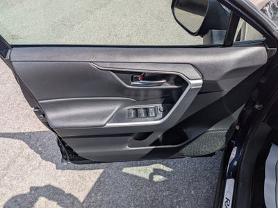 2022 Toyota RAV4 XLE w/ Convenience & Cold Weather Pkg