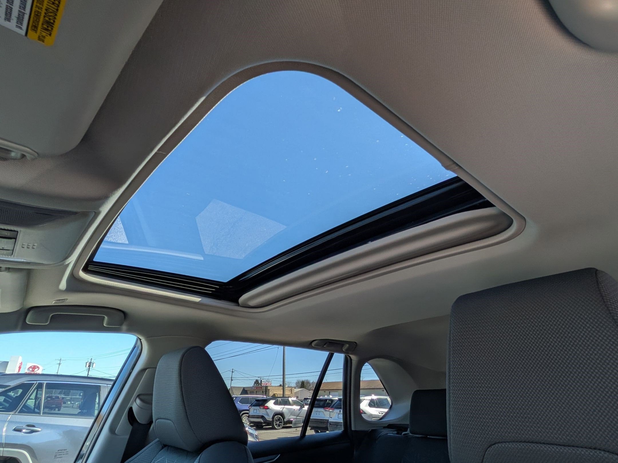 2024 Toyota RAV4 Hybrid XLE w/ Convenience & Cold Weather Pkg