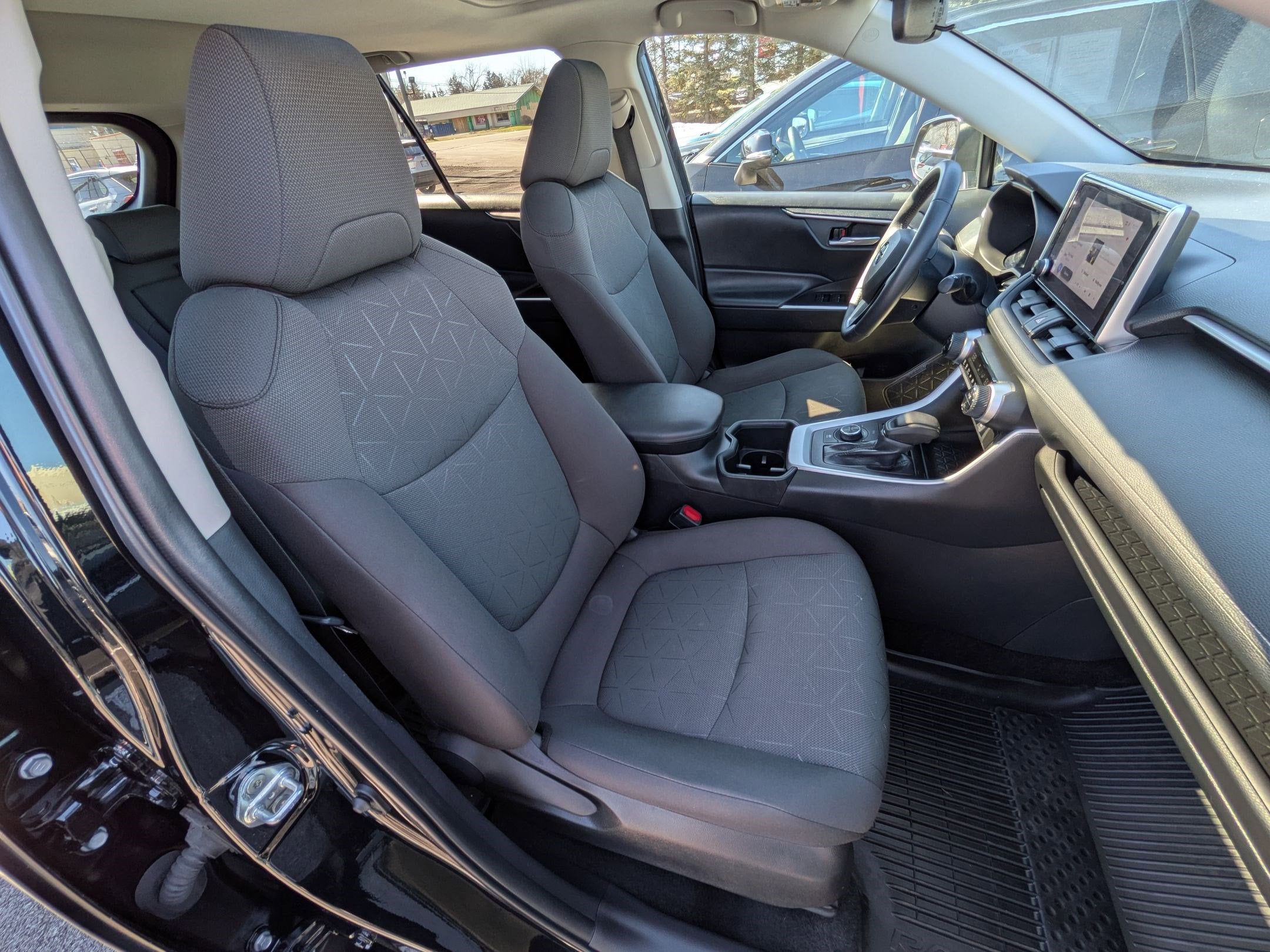 2024 Toyota RAV4 Hybrid XLE w/ Convenience & Cold Weather Pkg