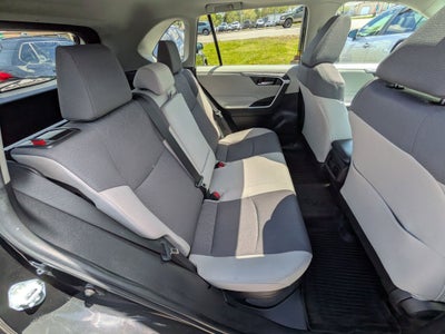 2023 Toyota RAV4 Hybrid XLE w/ Convenience & Cold Weather Pkg