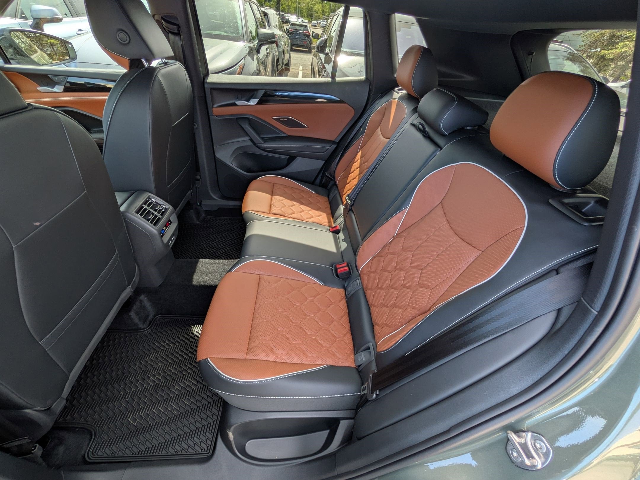 2026 Volkswagen Tiguan 2.0T SEL R-Line Turbo