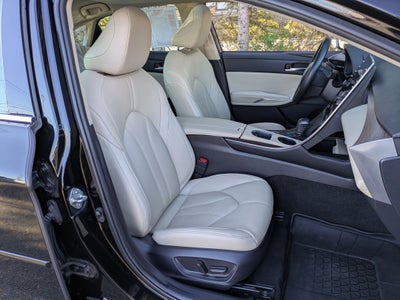 2021 Toyota Avalon Hybrid XLE Plus