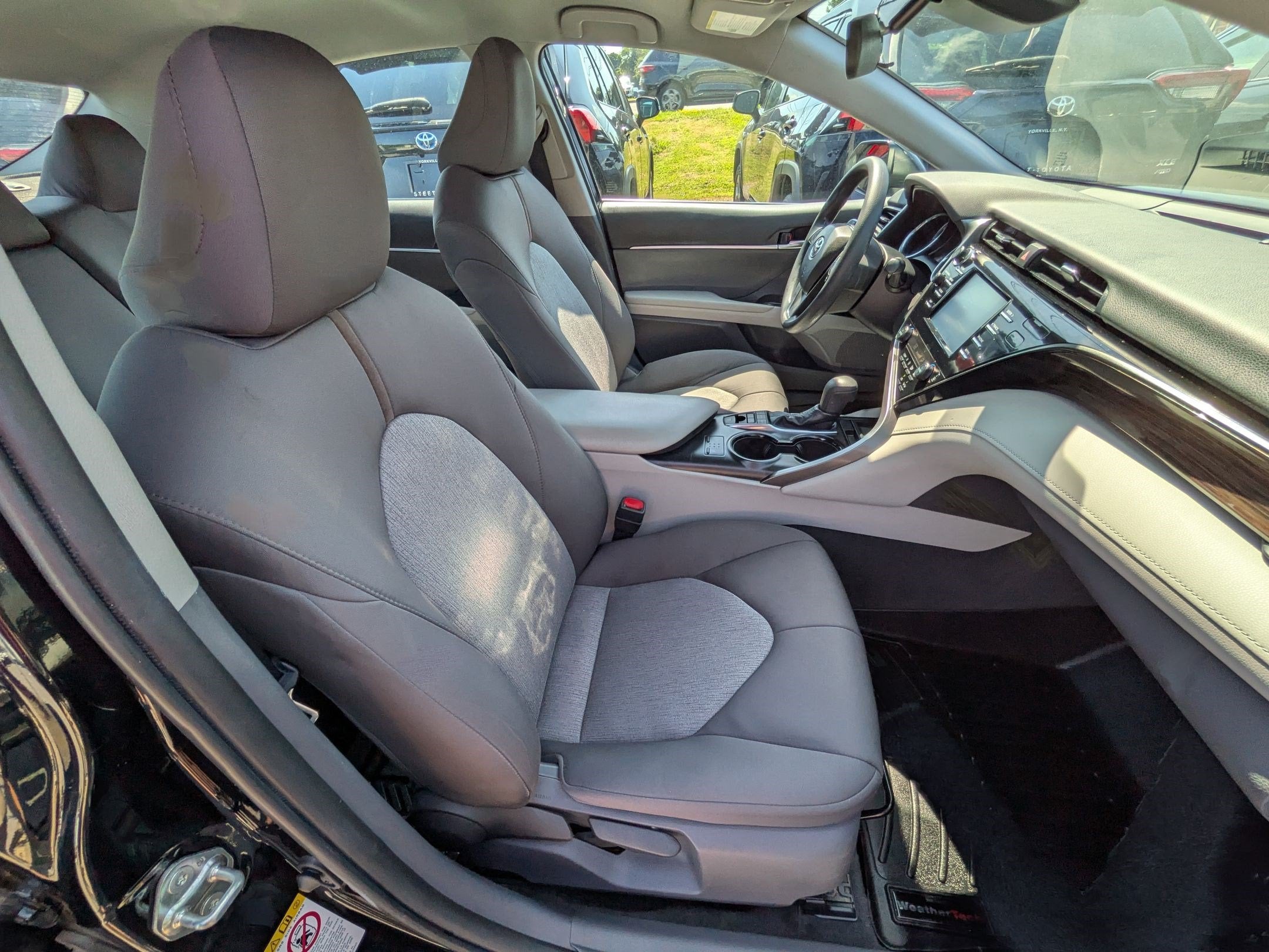 2019 Toyota Camry Hybrid LE