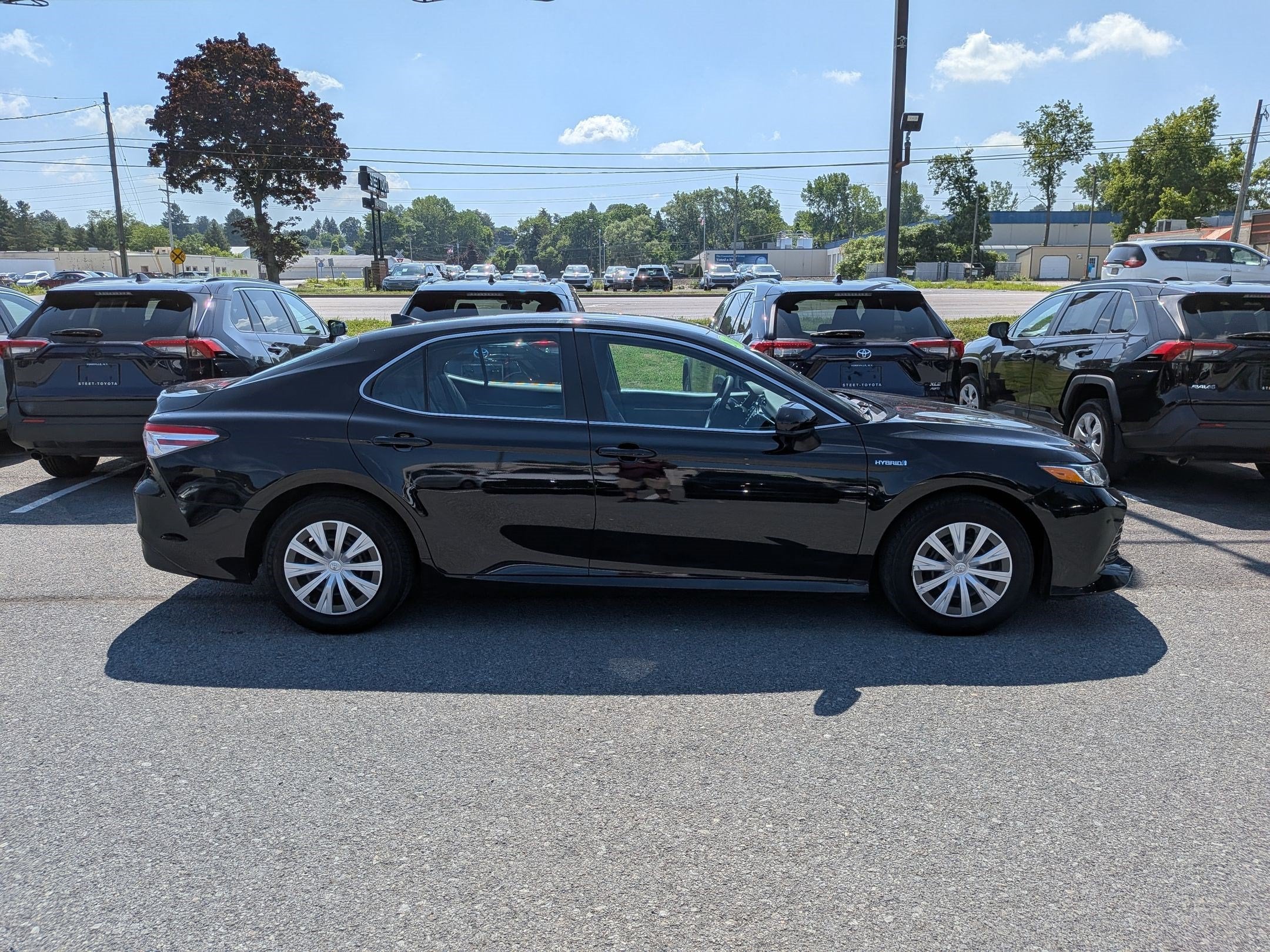 2019 Toyota Camry Hybrid LE