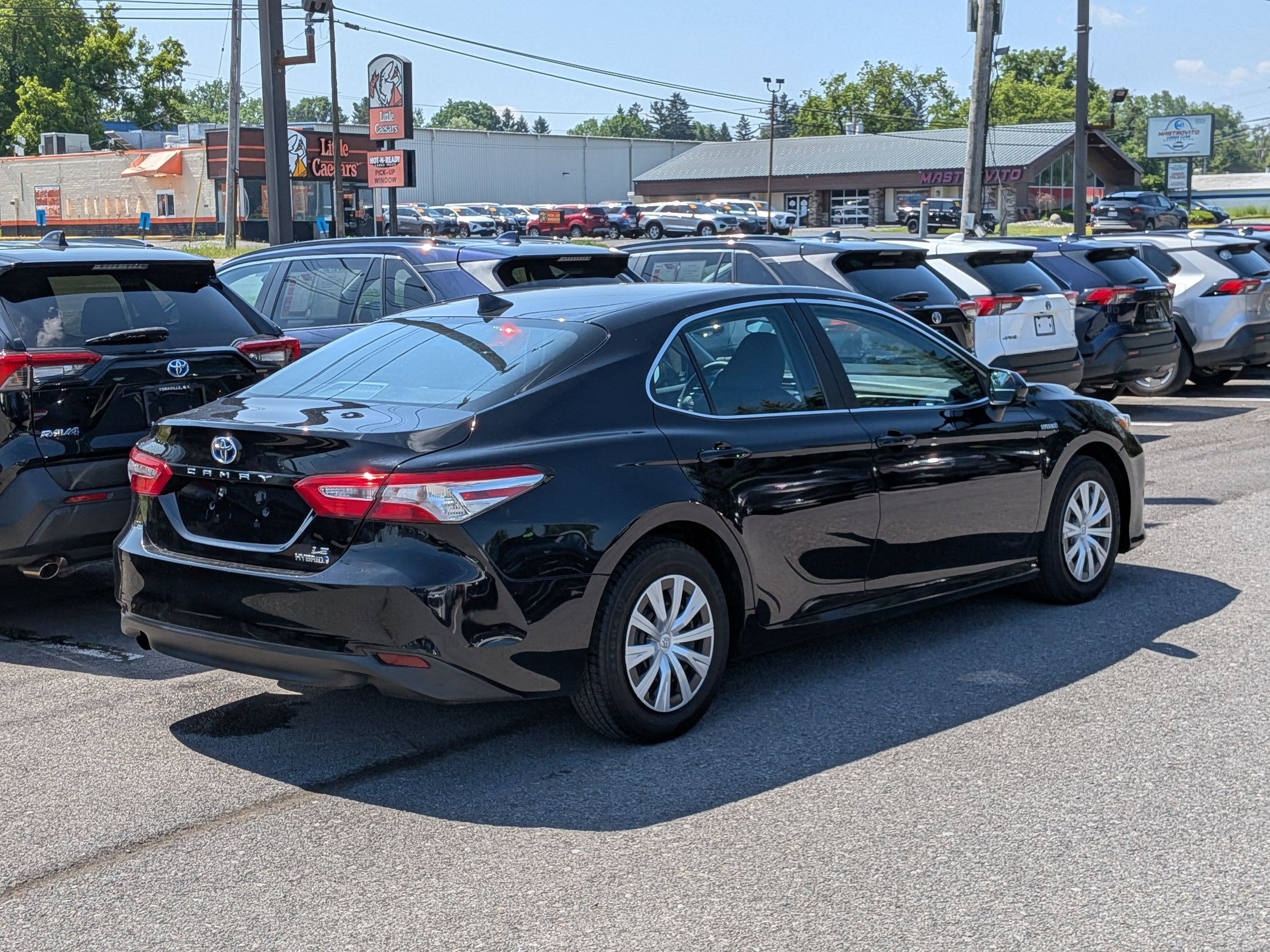 2019 Toyota Camry Hybrid LE