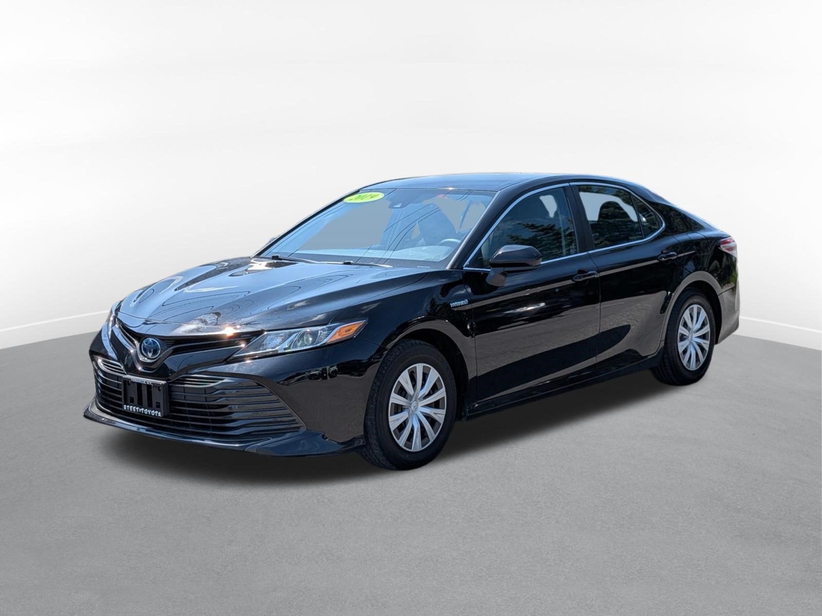 2019 Toyota Camry Hybrid LE