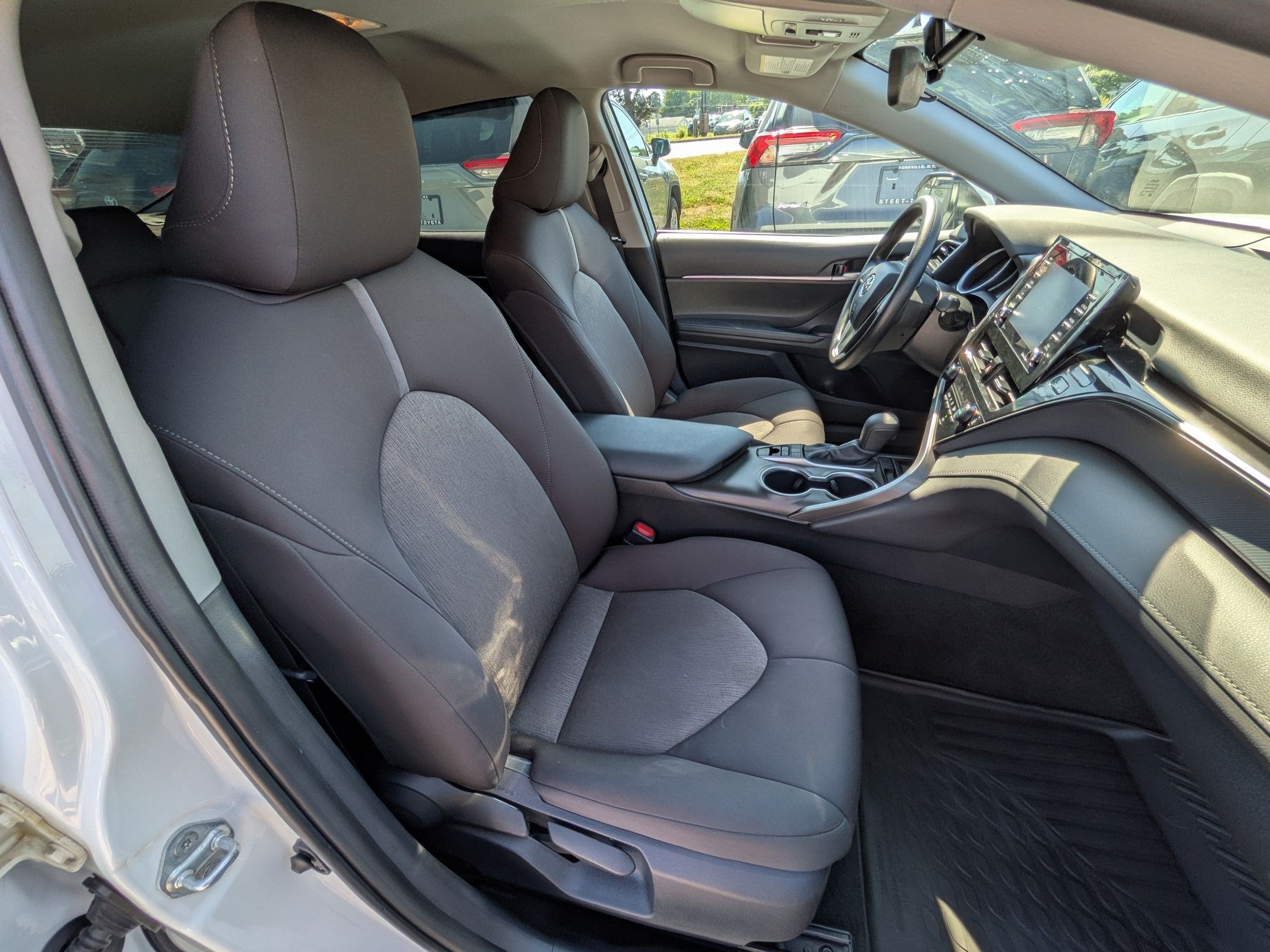 2024 Toyota Camry Hybrid LE