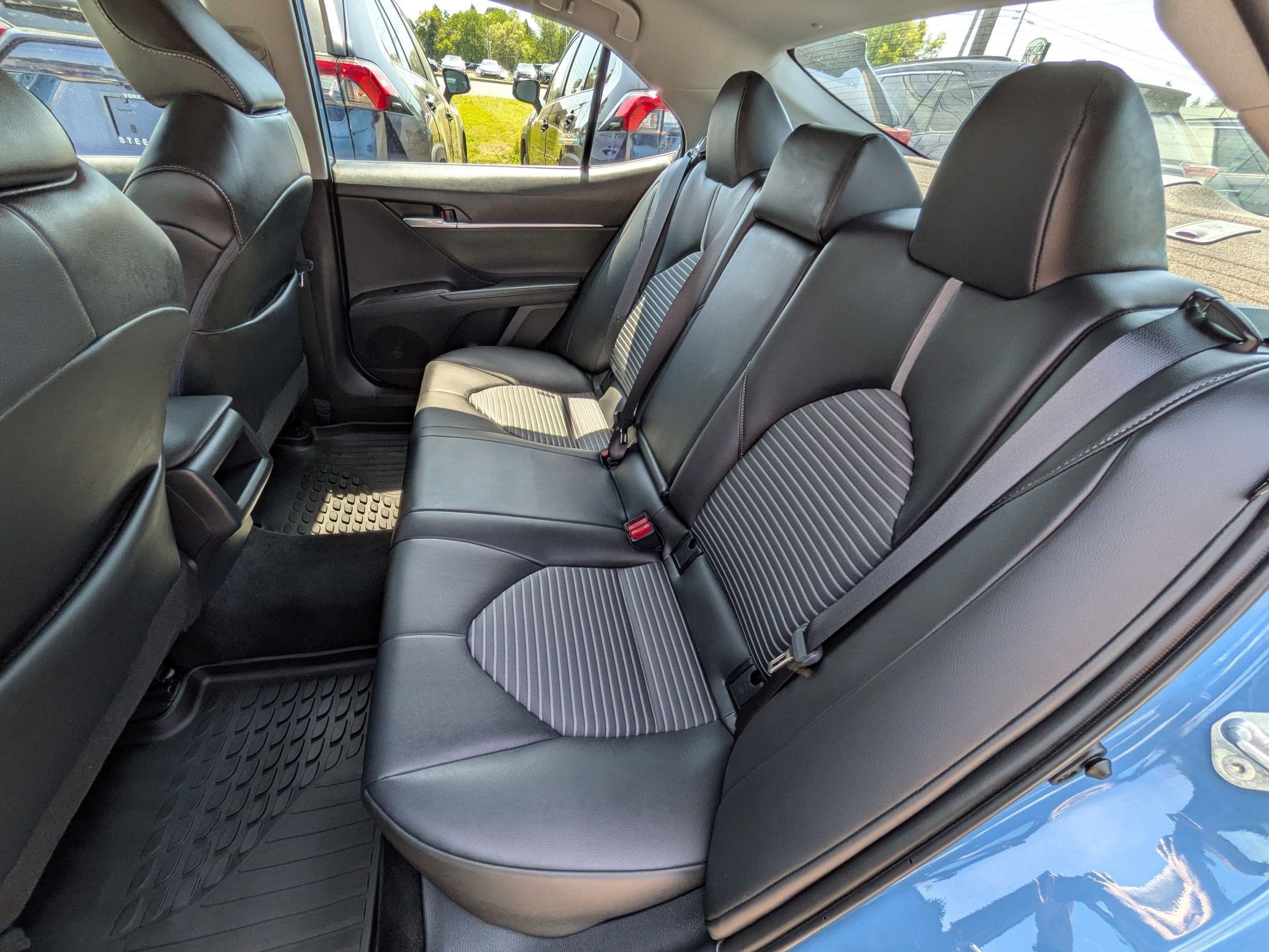2023 Toyota Camry SE w/ Convenience & Cold Weather Pkg