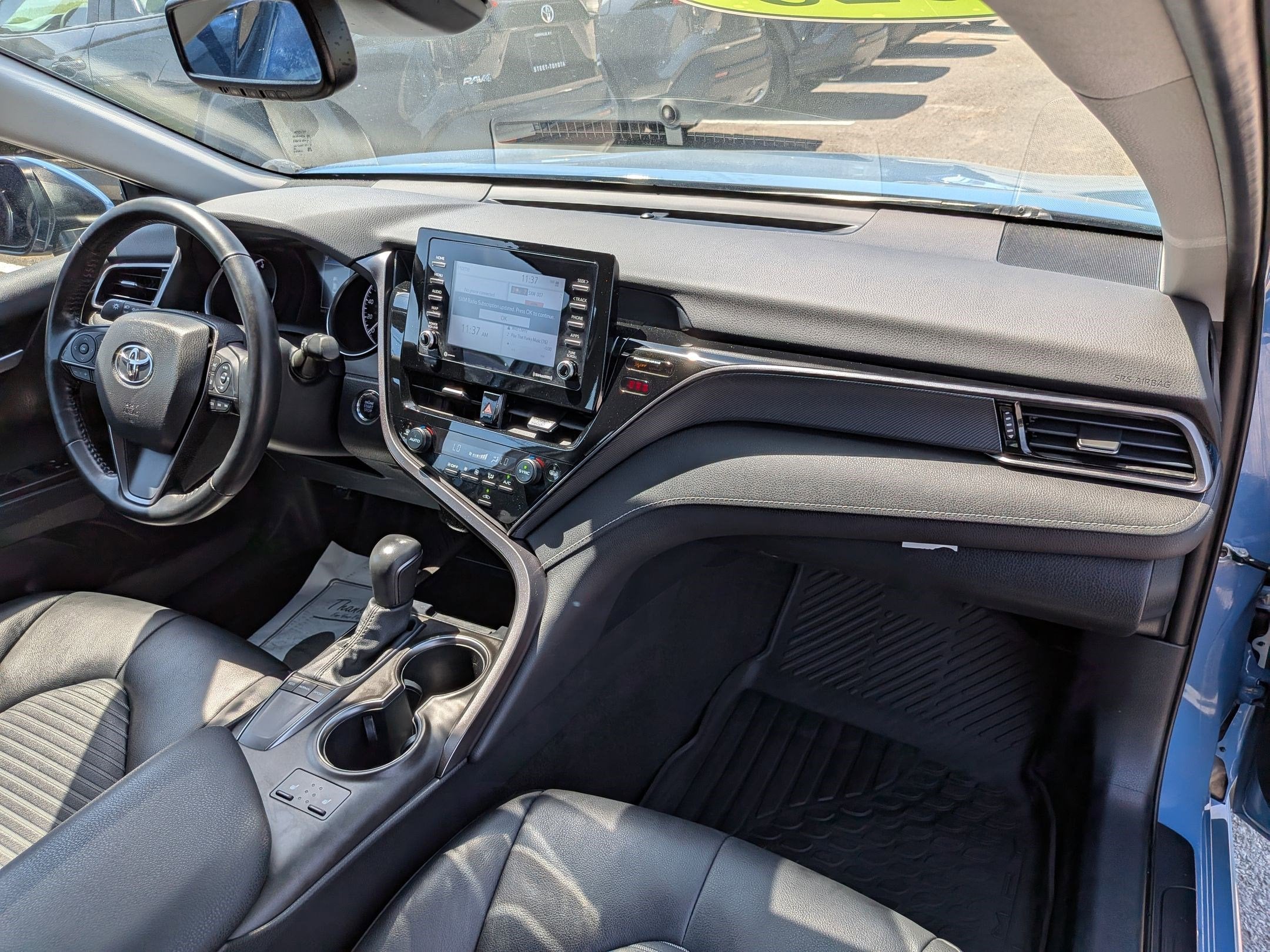 2023 Toyota Camry SE w/ Convenience & Cold Weather Pkg