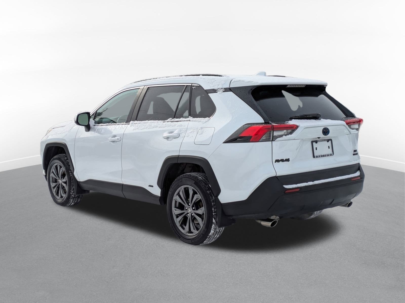 2023 Toyota RAV4 Hybrid XLE Premium w/ Cold Weather Pkg