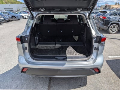 2022 Toyota Highlander LE
