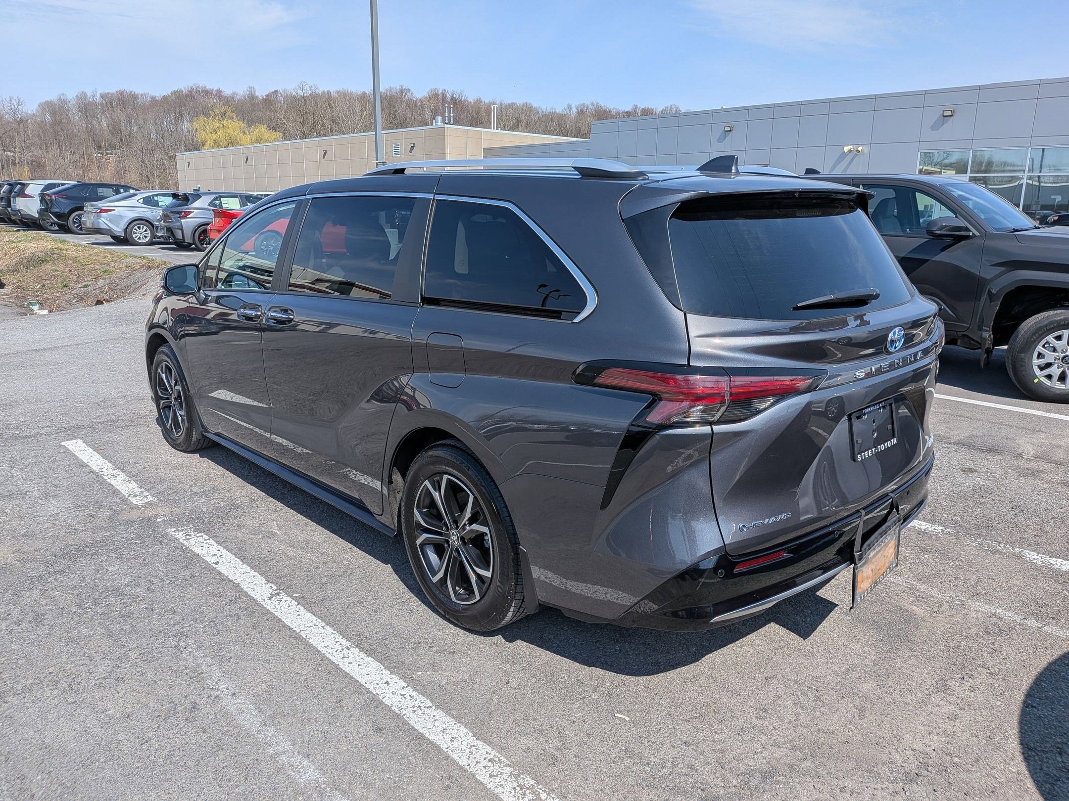 2025 Toyota Sienna Platinum 7 Passenger