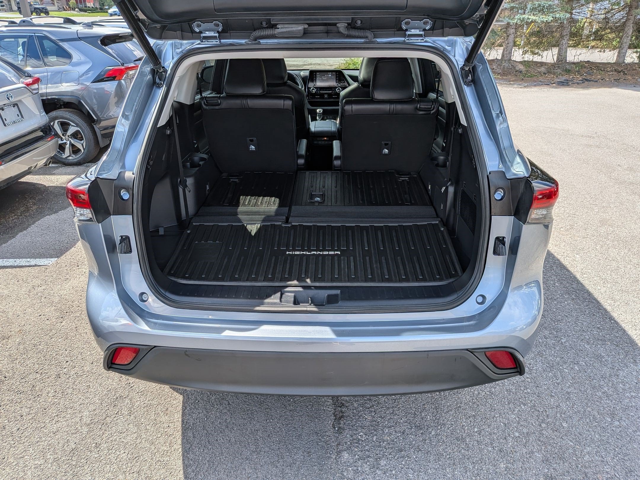 2022 Toyota Highlander Hybrid XLE