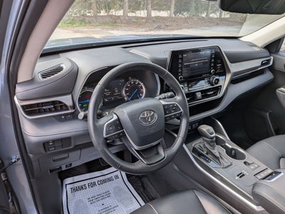 2022 Toyota Highlander Hybrid XLE