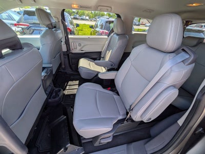 2024 Toyota Sienna XLE Plus Pkg 7 Passenger