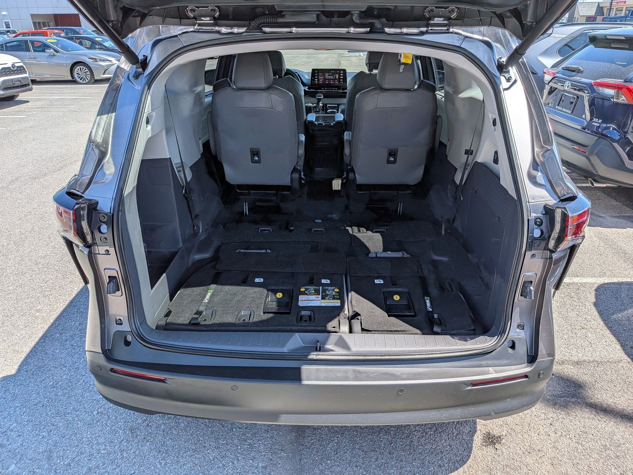 2024 Toyota Sienna XLE Plus Pkg 7 Passenger
