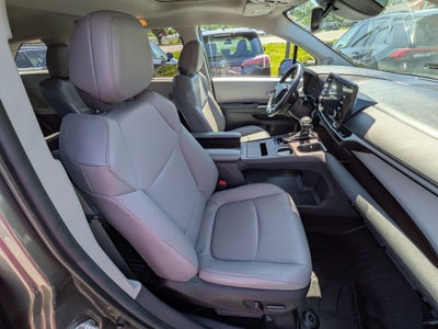 2024 Toyota Sienna XLE Plus Pkg 7 Passenger