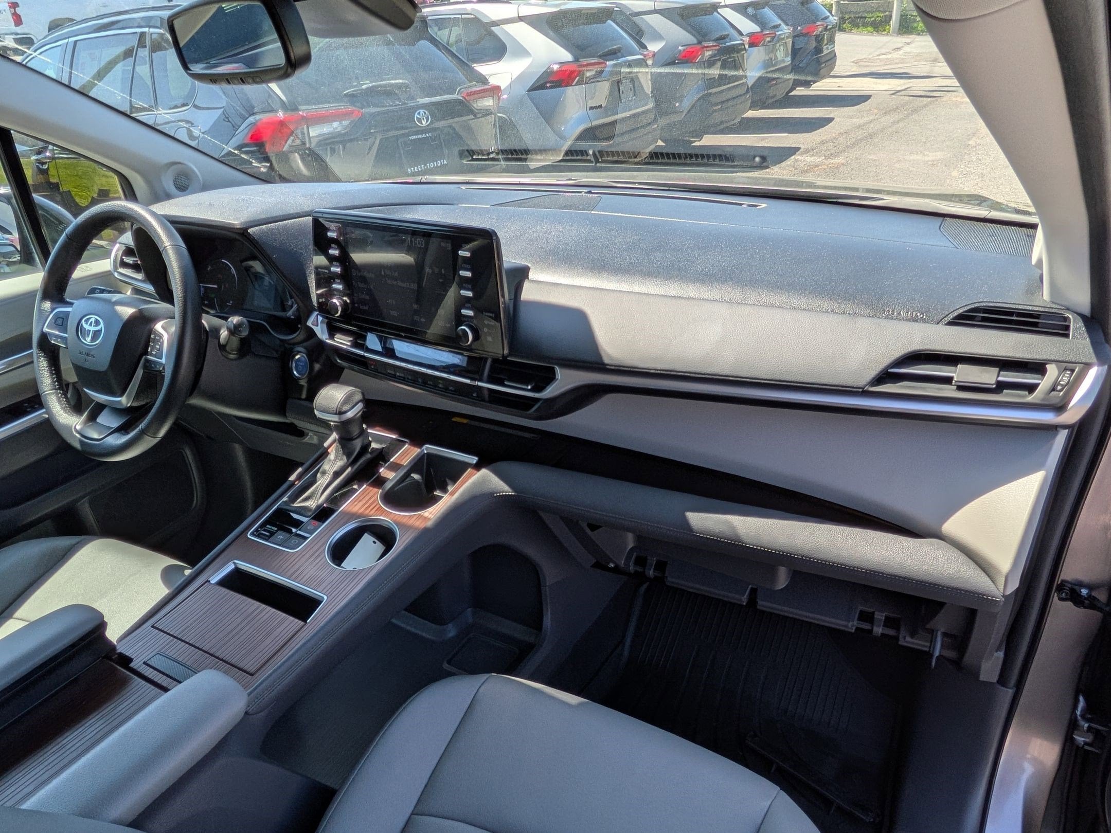 2024 Toyota Sienna XLE Plus Pkg 7 Passenger