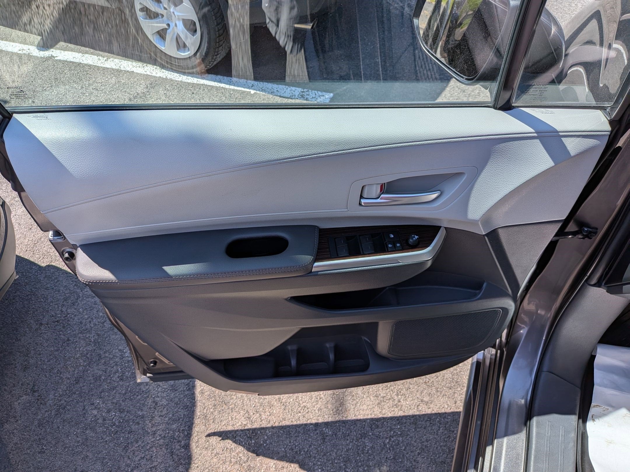 2024 Toyota Sienna XLE Plus Pkg 7 Passenger