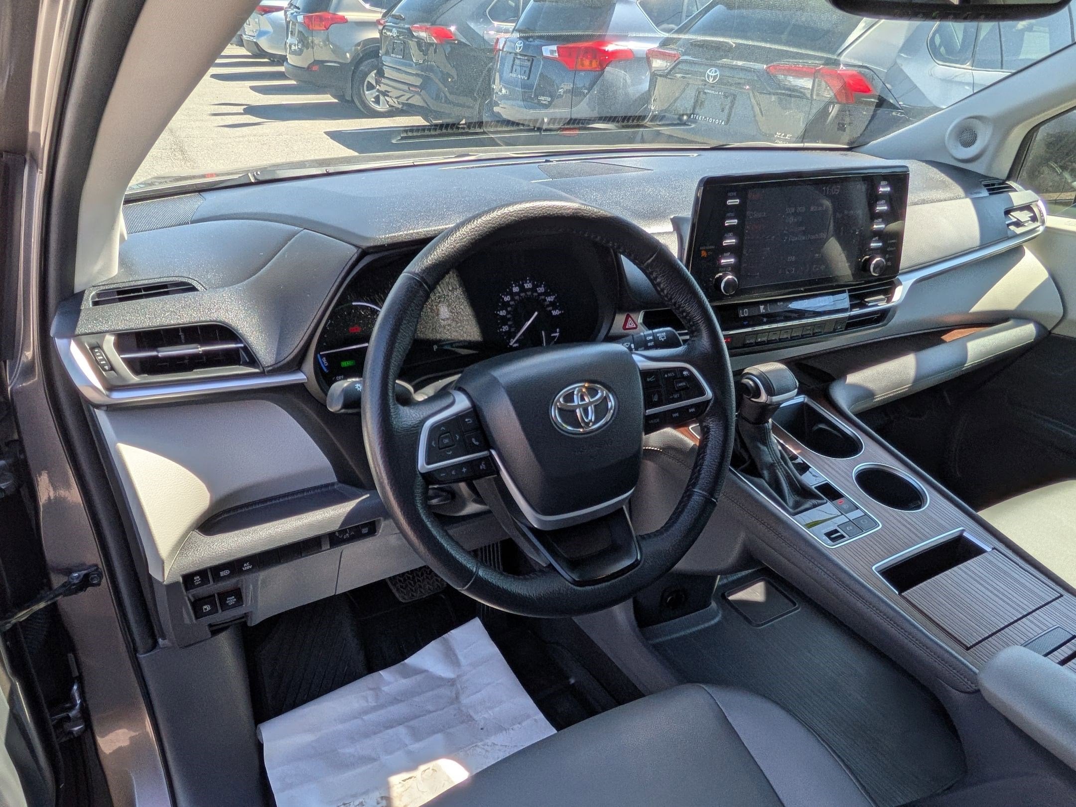 2024 Toyota Sienna XLE Plus Pkg 7 Passenger