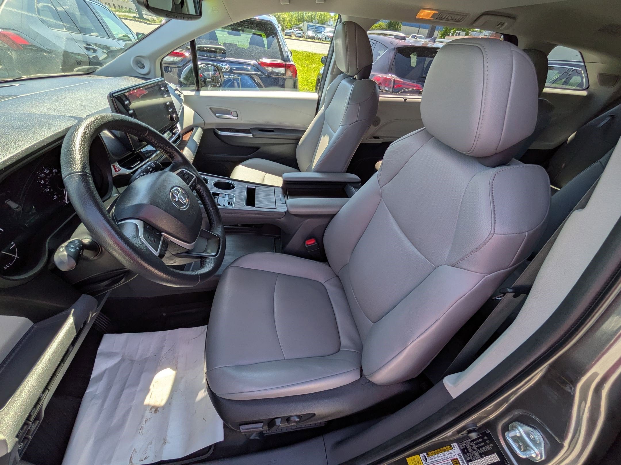 2024 Toyota Sienna XLE Plus Pkg 7 Passenger
