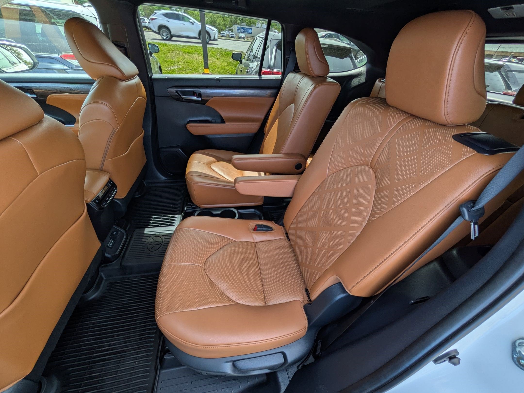 2024 Toyota Highlander Platinum