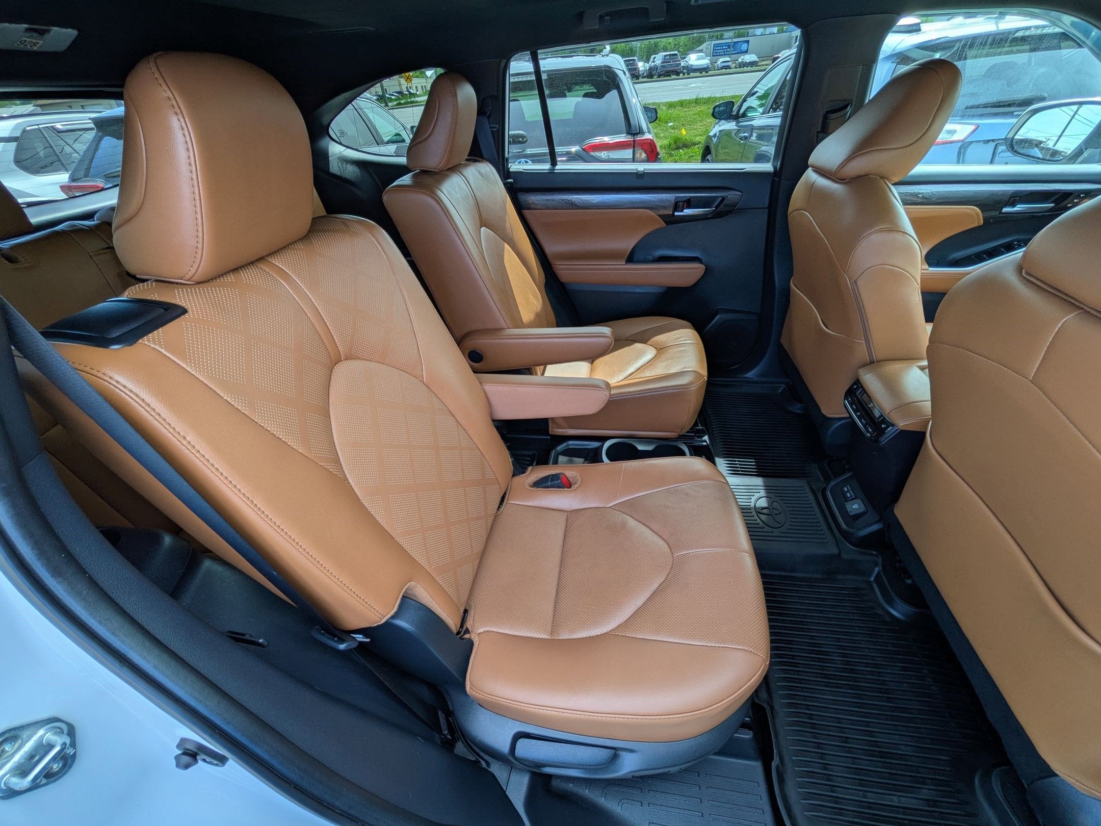 2024 Toyota Highlander Platinum