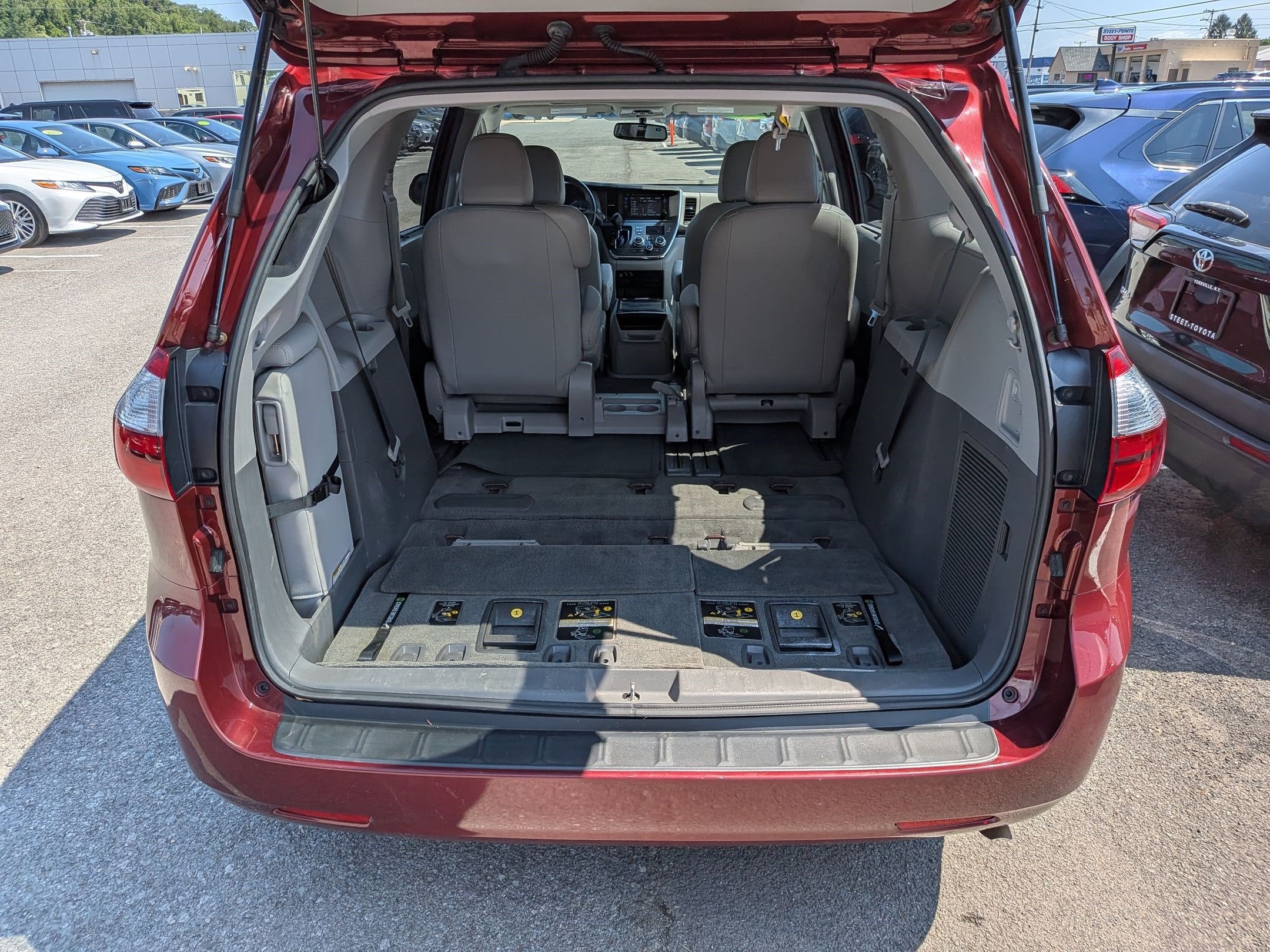 2015 Toyota Sienna XLE 8 Passenger