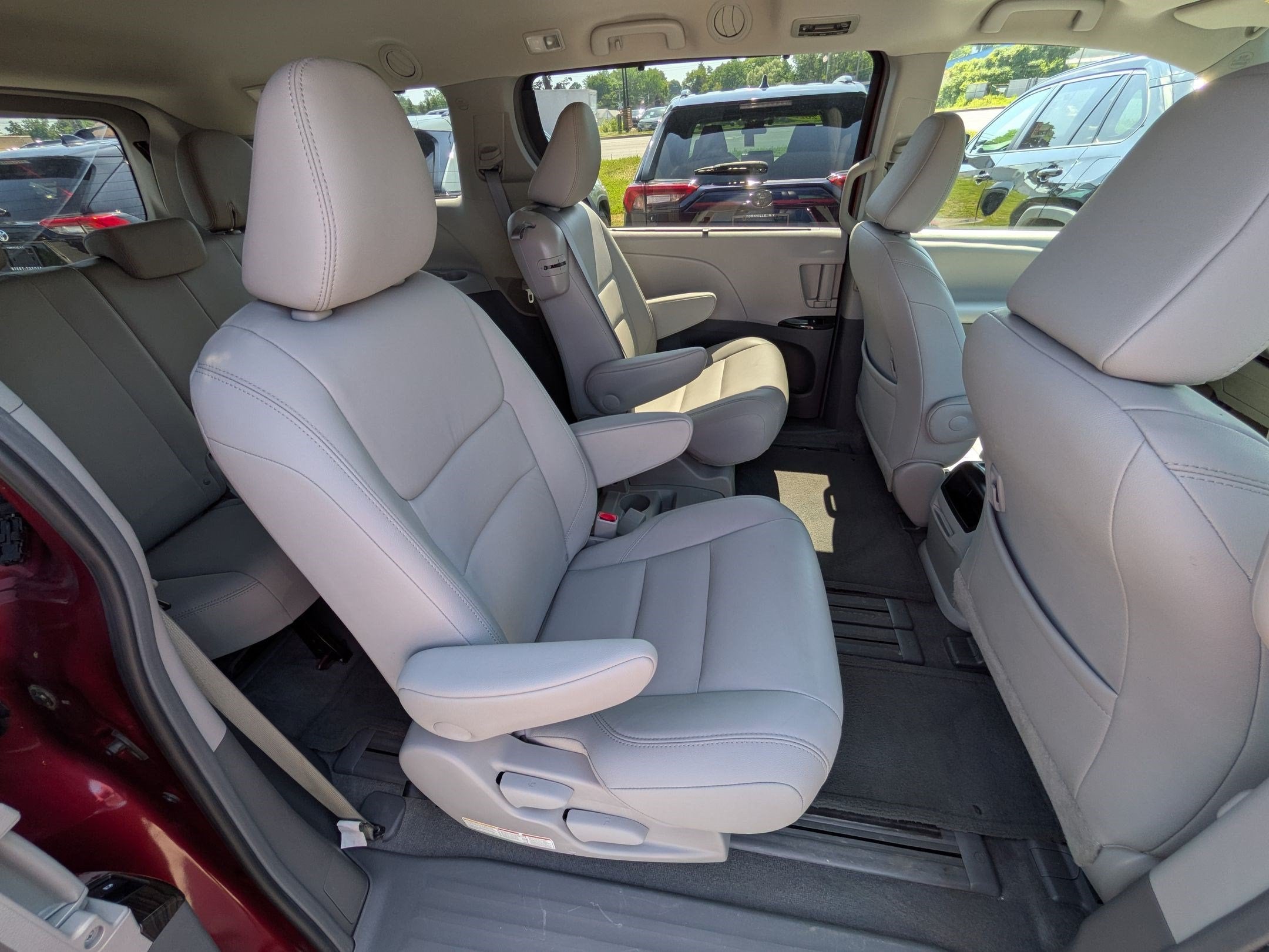 2015 Toyota Sienna XLE 8 Passenger