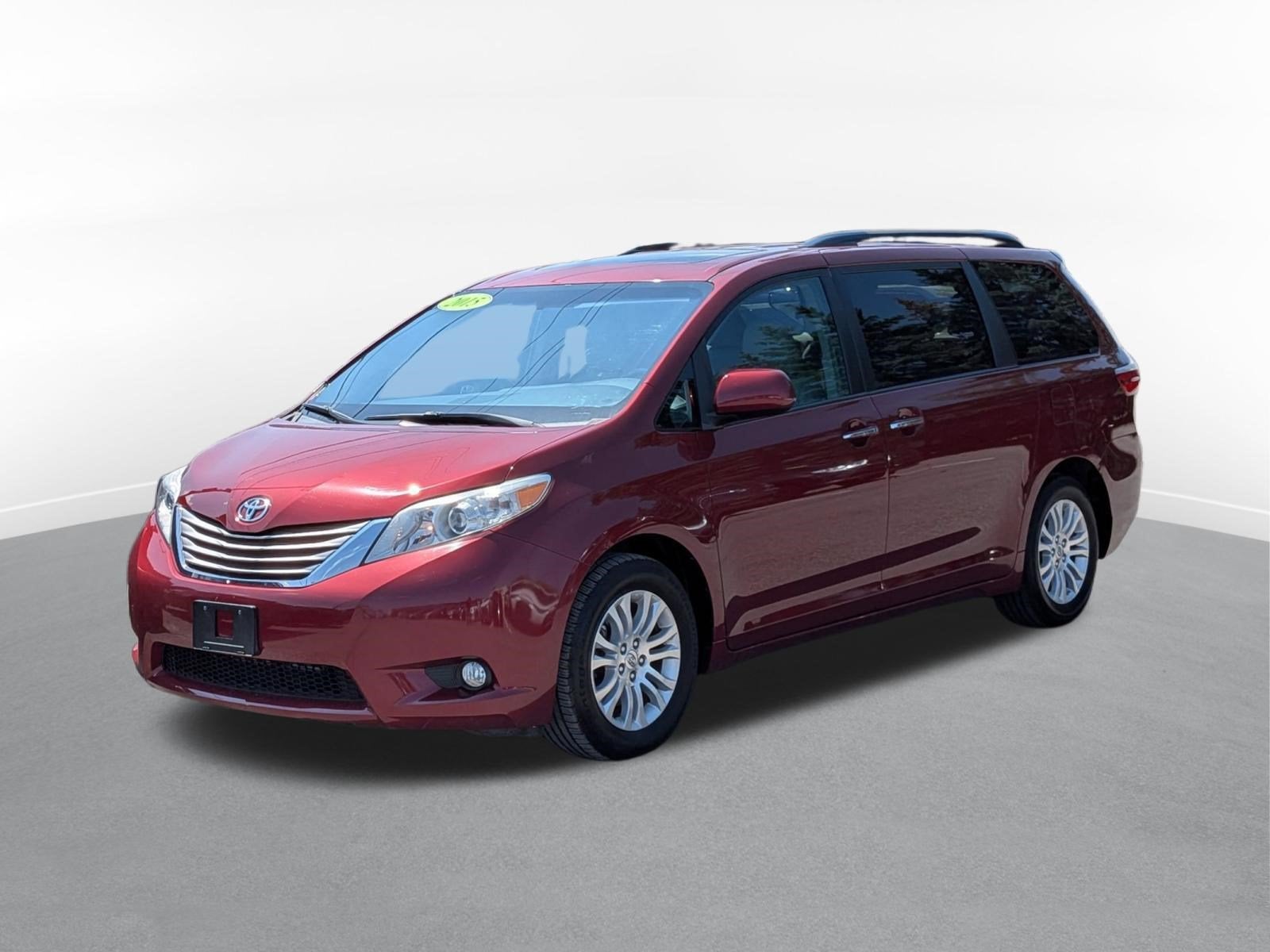2015 Toyota Sienna XLE 8 Passenger