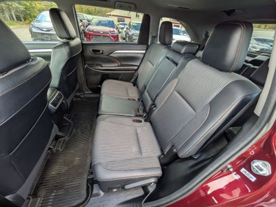 2017 Toyota Highlander LE Plus FWD