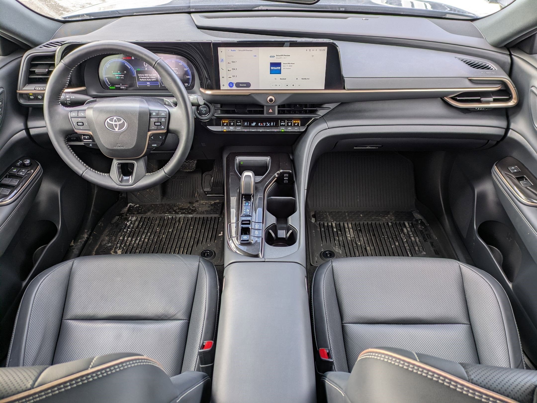 2025 Toyota Crown Signia XLE