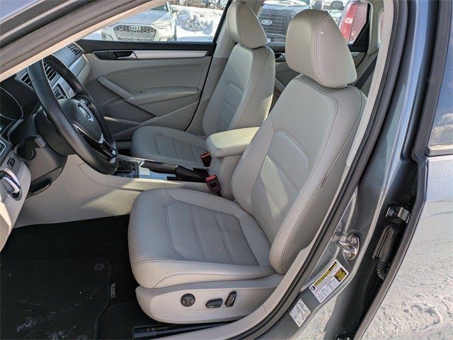 2019 Volkswagen Passat 2.0T Wolfsburg